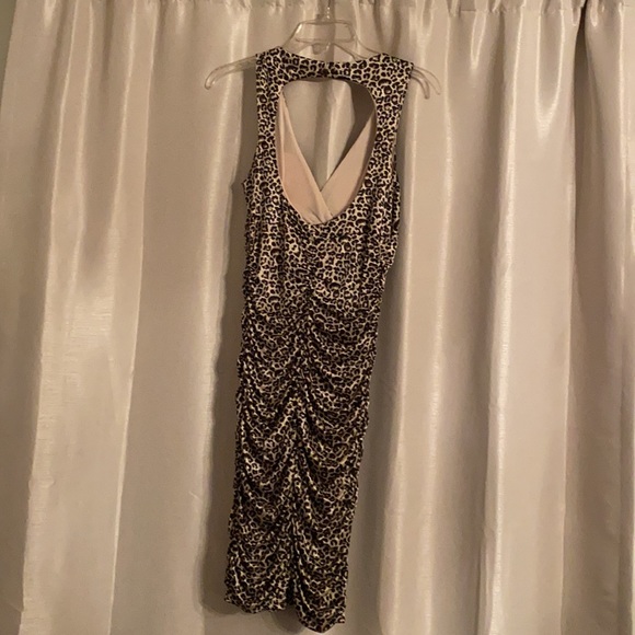 Leopard-print bodycon dress — so fun & flattering! - Picture 2 of 7
